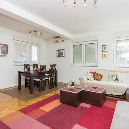 Two-bedroom In * זאדאר