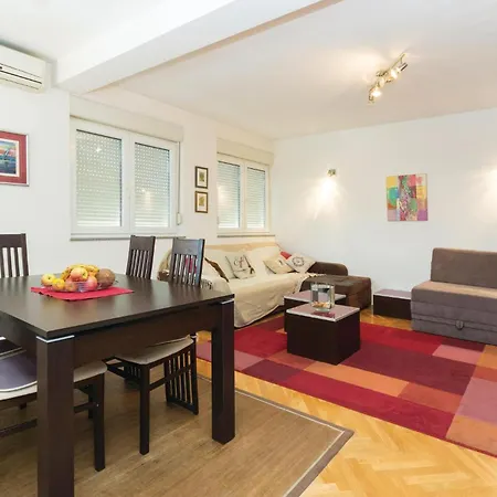 Two-bedroom In דירה *