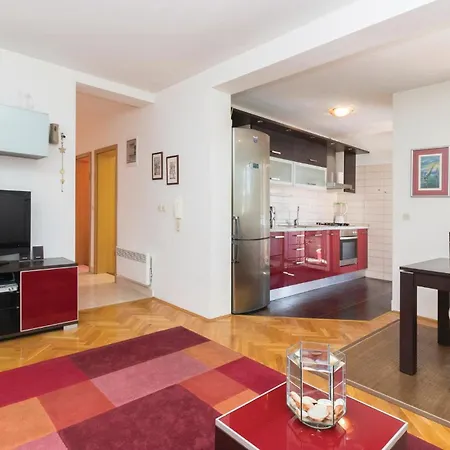 Two-bedroom In דירה זאדאר